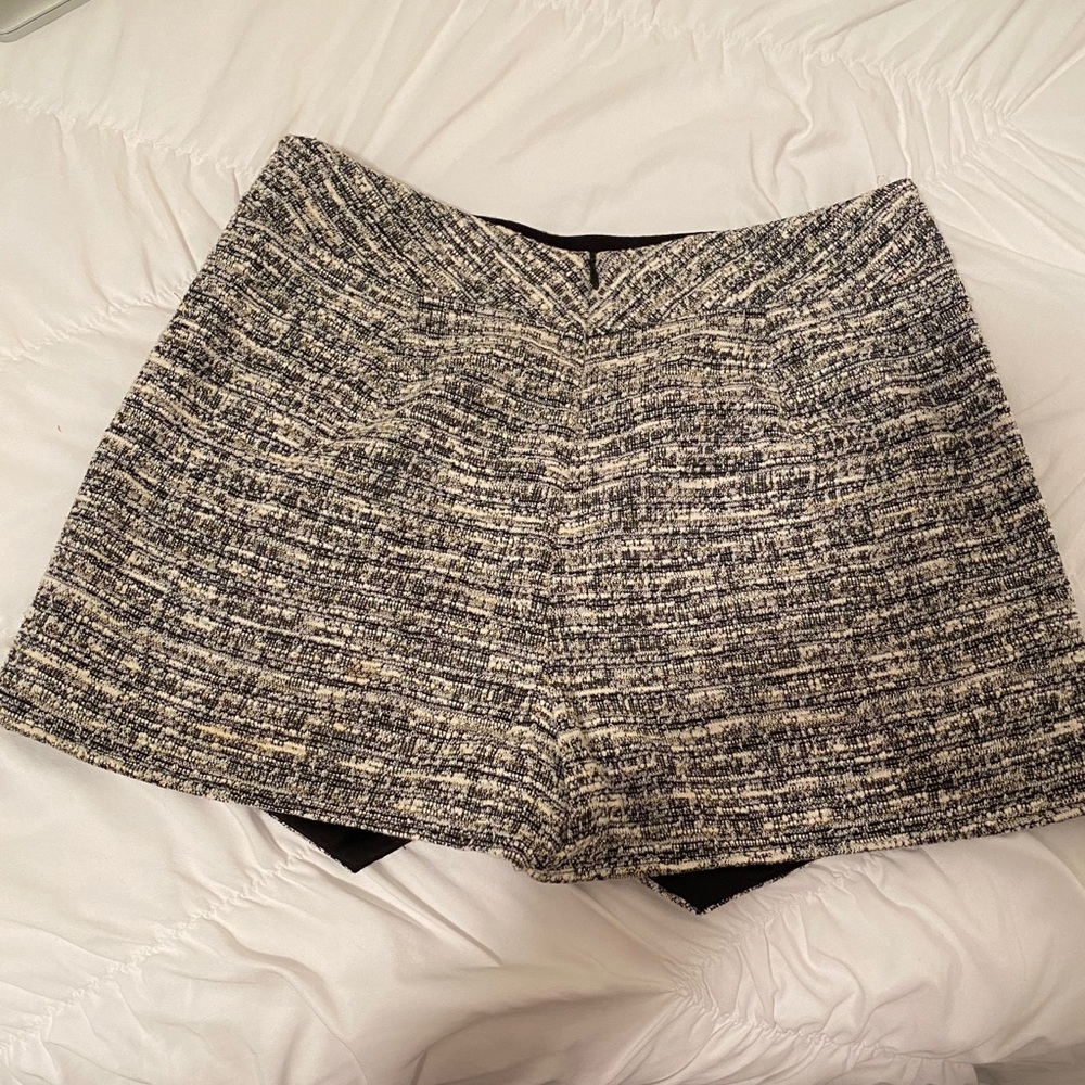 Patterned Envelope Skirt - Picture 2 of 4